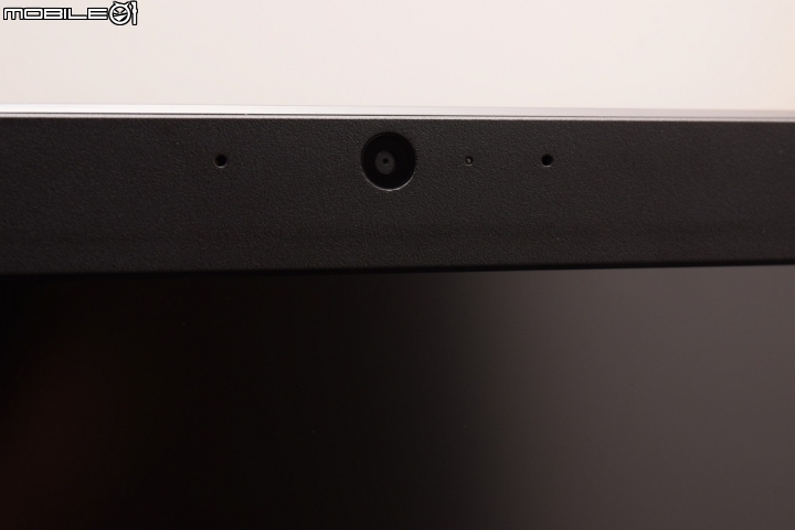 新黑金更吸睛ASUS Vivo AIO(V221IDGK)開箱