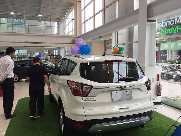 Kuga TDCi 7T 6000km 心得 (增加女王示範圖和油耗資訊)