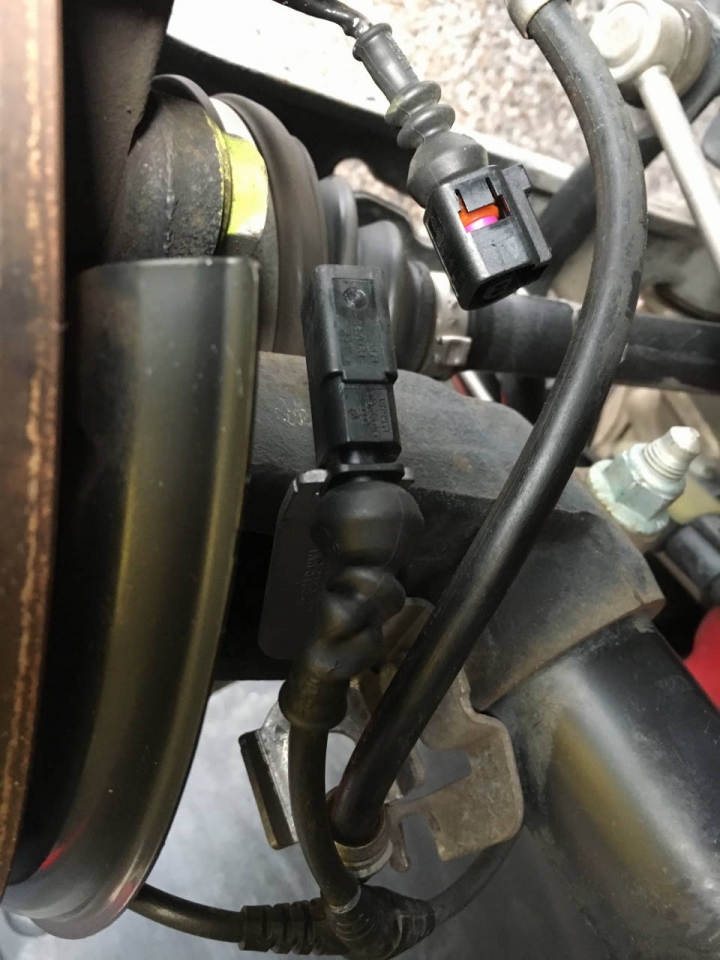 AUDI A3 更換避震器防塵套與傳動軸防塵套( Golf V GTI 也適用)