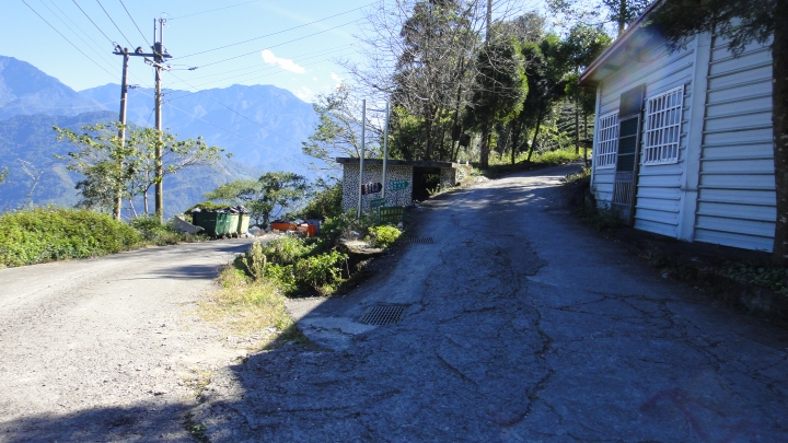 「神鵝瞎旅」之 武界林道 山碰壁