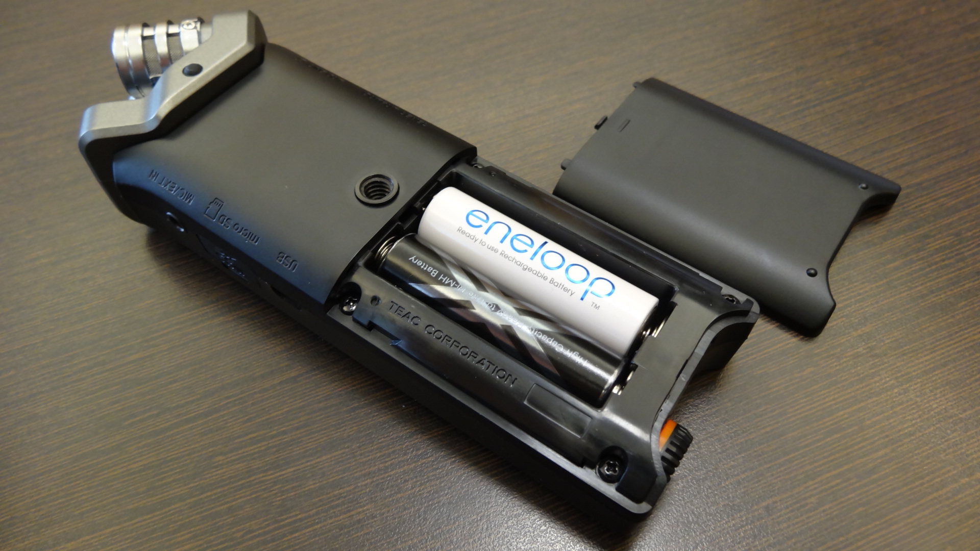 [開箱]TASCAM DR-22WL 線性PCM錄音機 (支援WIFI)