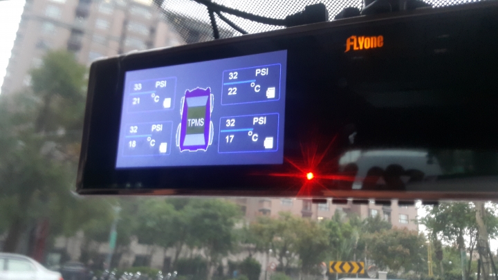 [美機分享開箱]FLYONE RM06前後1080P雙鏡行車紀錄器