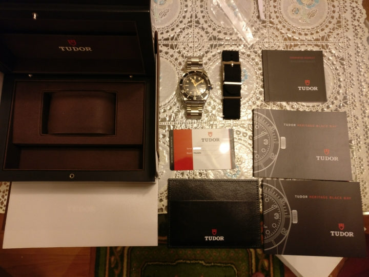 新年禮物~新版TUDOR BLACK BAY 79230N開箱