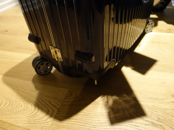 RIMOWA品質 以卵擊石