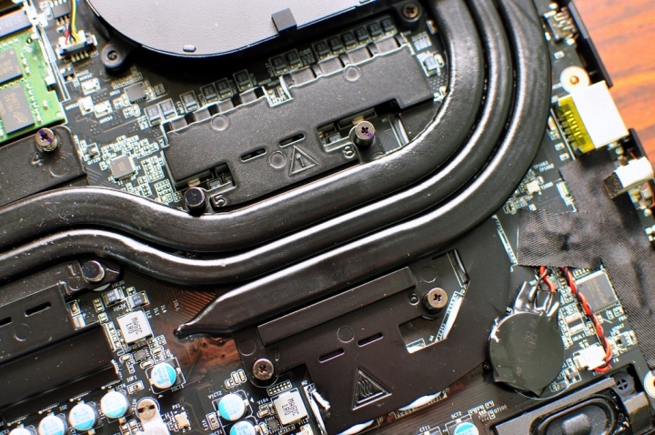 GIGABYTE P55W V7，效能小幅調整，溫度表現更理想