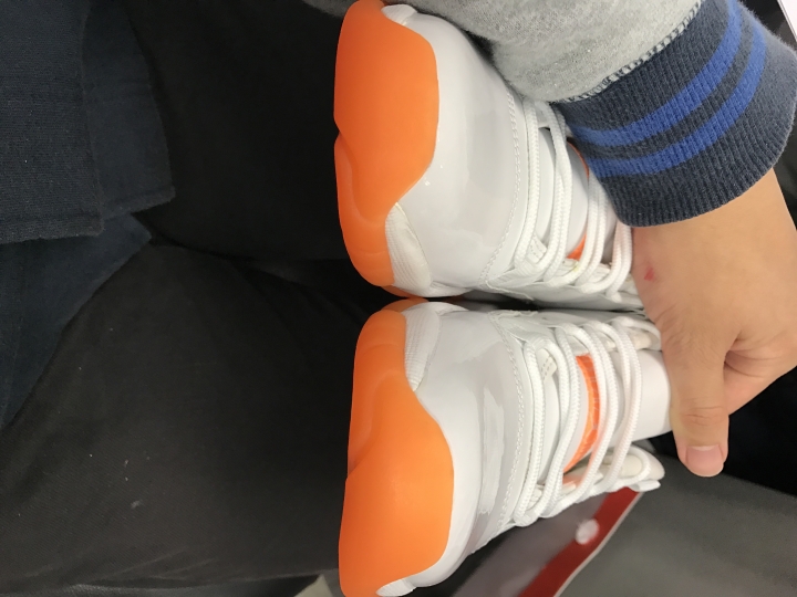 求幫助檢查這雙aj 11 low gg是真或是假