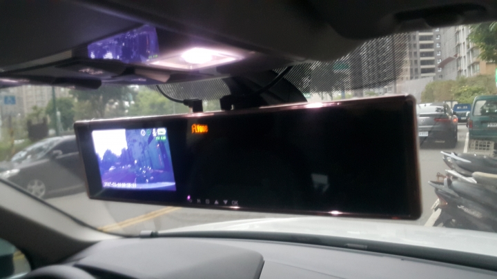 [美機分享開箱]FLYONE RM06前後1080P雙鏡行車紀錄器