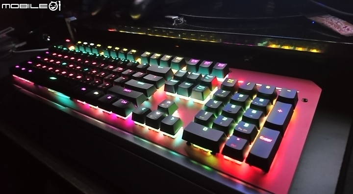 [開箱] B.Friend Mk3 青軸機械鍵盤 104-key 換紅軸全紀錄