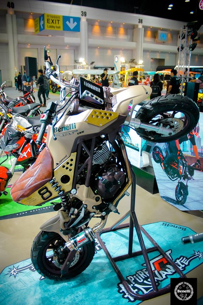 快上市了小檔車BENELLI NAKE-TNT135 國外改裝展