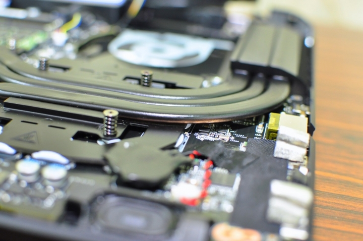 GIGABYTE P55W V7，效能小幅調整，溫度表現更理想