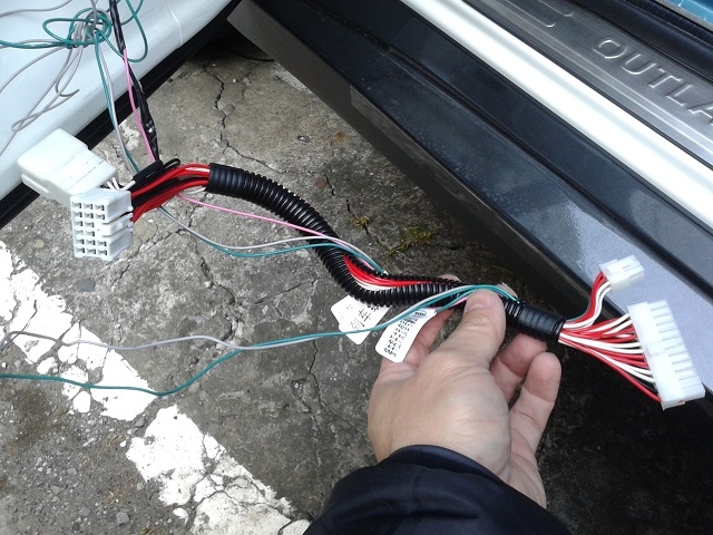 新凹自動昇窗煞車落鎖器