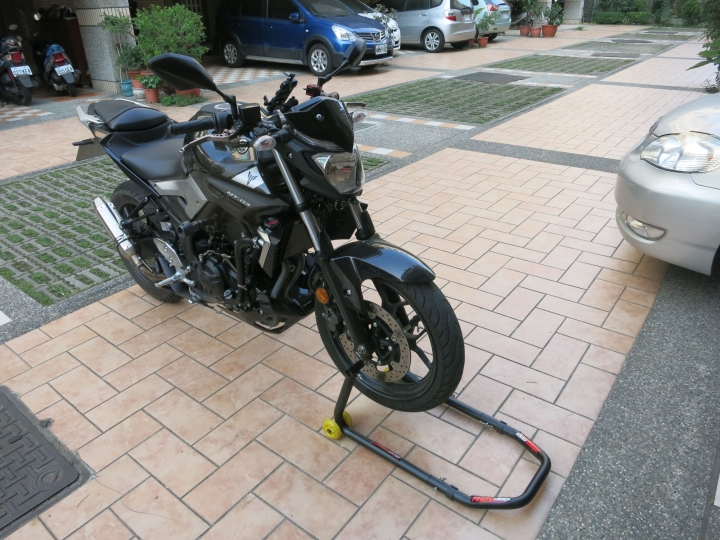 [開箱]三合一駐車架及駐車架使用教學