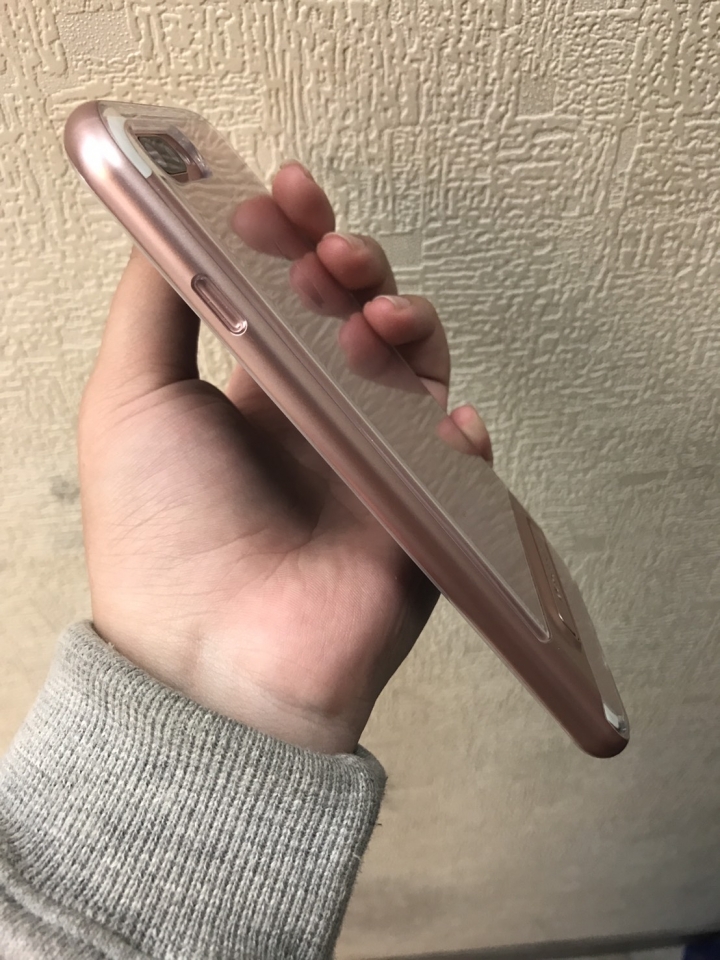 新的1年新的手機新的手機殼新的男友