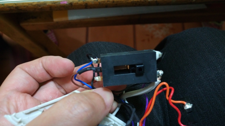 請問Tescom tid970吹風機維修