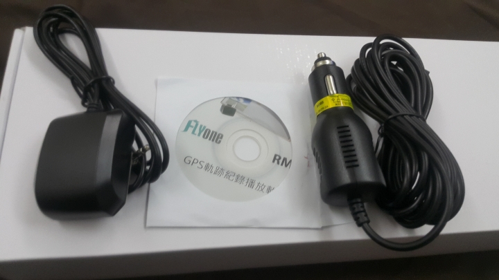 [美機分享開箱]FLYONE RM06前後1080P雙鏡行車紀錄器