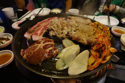 【食記】捷運台北101/世貿站/市政府站。Honey Pig~美東有名24小時韓國烤肉