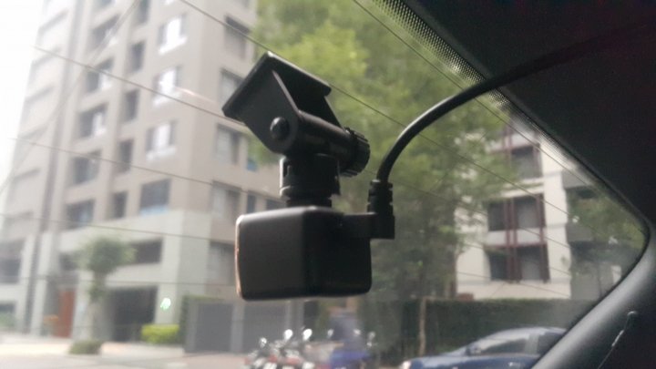 [美機分享開箱]FLYONE RM06前後1080P雙鏡行車紀錄器