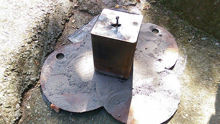 沙拉油桶桶仔雞