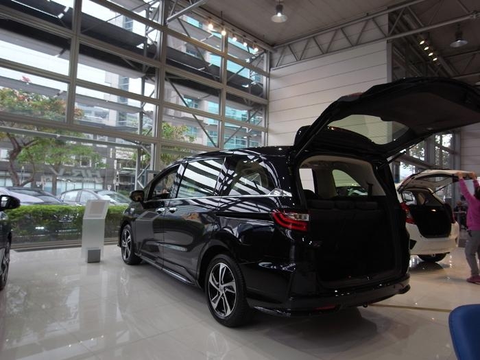 [請益] M7  Odyssey  Carens 三台選擇 請給建議
