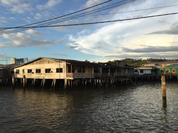[遊記] 甘榜亞逸(Kampong Ayer)，從西元8世紀起就在汶萊建立的浪漫美麗水上村落
