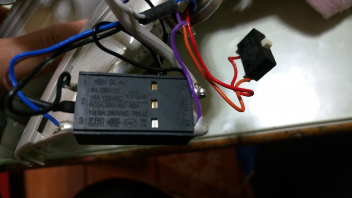 請問Tescom tid970吹風機維修