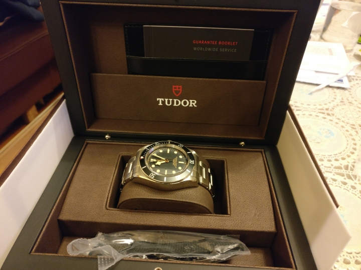 新年禮物~新版TUDOR BLACK BAY 79230N開箱