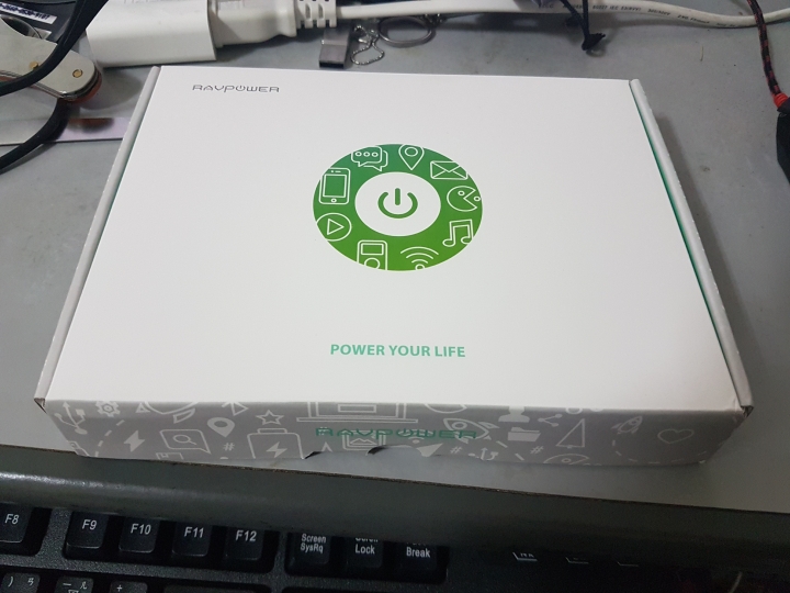 量產的高規行動電源RAVpower RP-PB043