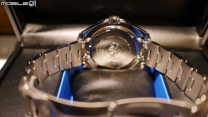 [開箱]SEIKO Prospex PADI太陽能鈦潛水錶 (SBDJ015J)