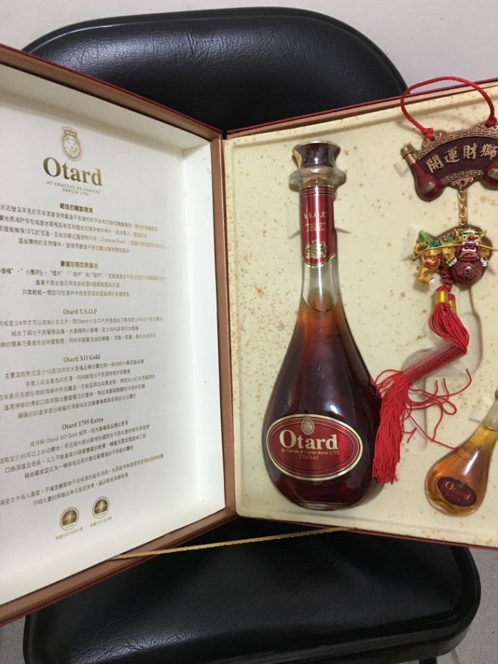 大掃除整理出來一堆沒看過的酒!求解(持續更新中