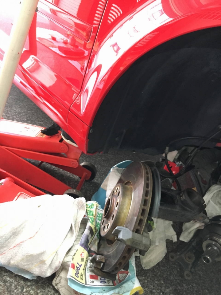 AUDI A3 更換避震器防塵套與傳動軸防塵套( Golf V GTI 也適用)