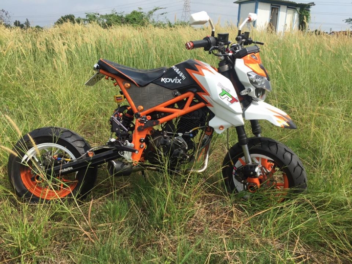 快上市了小檔車BENELLI NAKE-TNT135 國外改裝展