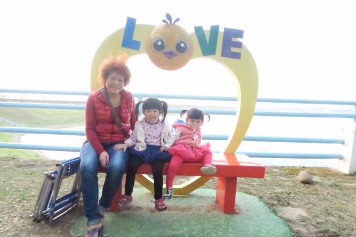 請各位修圖高手幫幫忙，謝謝~