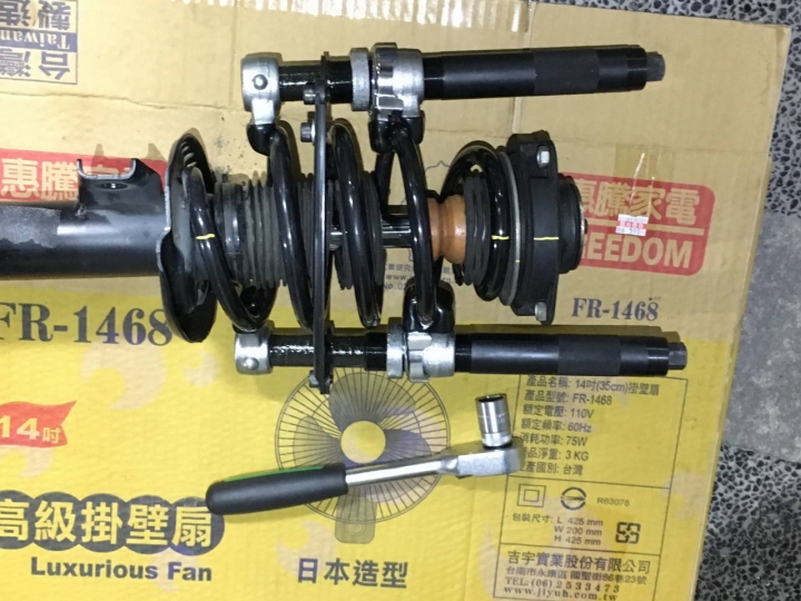 AUDI A3 更換避震器防塵套與傳動軸防塵套( Golf V GTI 也適用)