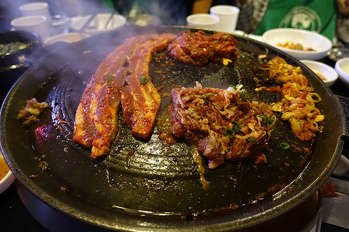 【食記】捷運台北101/世貿站/市政府站。Honey Pig~美東有名24小時韓國烤肉