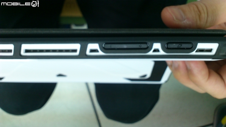便宜好用的 i-Blason Microsfot Surface Pro 4 [Armorbox] 平板保護殼開箱