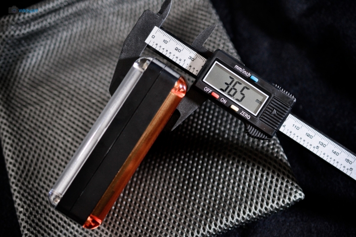 AIR之名 輕薄高亮度持續燈【YONGNUO YN-300 AIR】