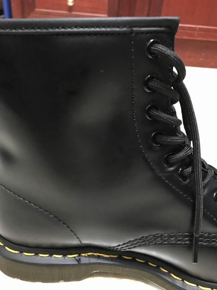 有神人能幫我鑑定馬丁鞋的真假嗎