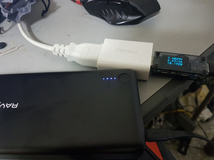 量產的高規行動電源RAVpower RP-PB043