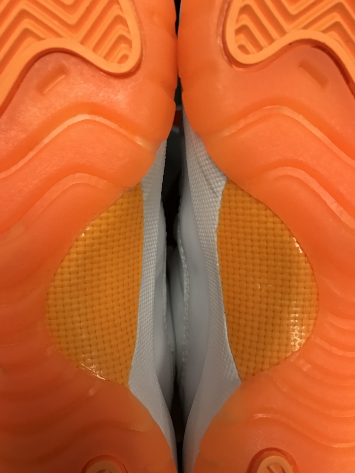 求幫助檢查這雙aj 11 low gg是真或是假