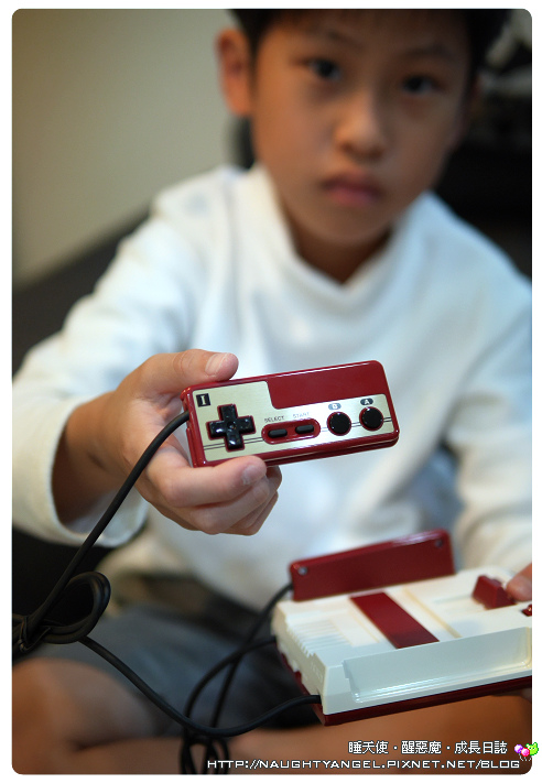 別再扼腕！別再哀嚎！一手掌握的任天堂迷你經典紅白機，台幣1600抱回家！