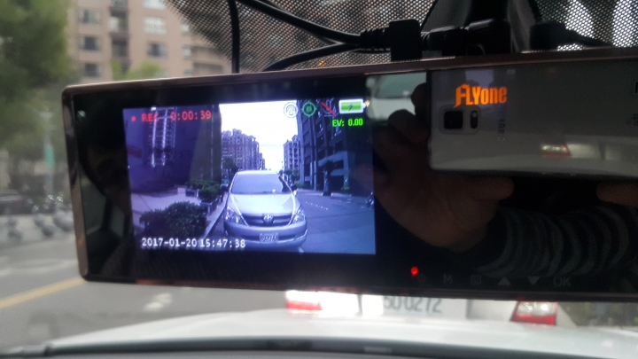 [美機分享開箱]FLYONE RM06前後1080P雙鏡行車紀錄器