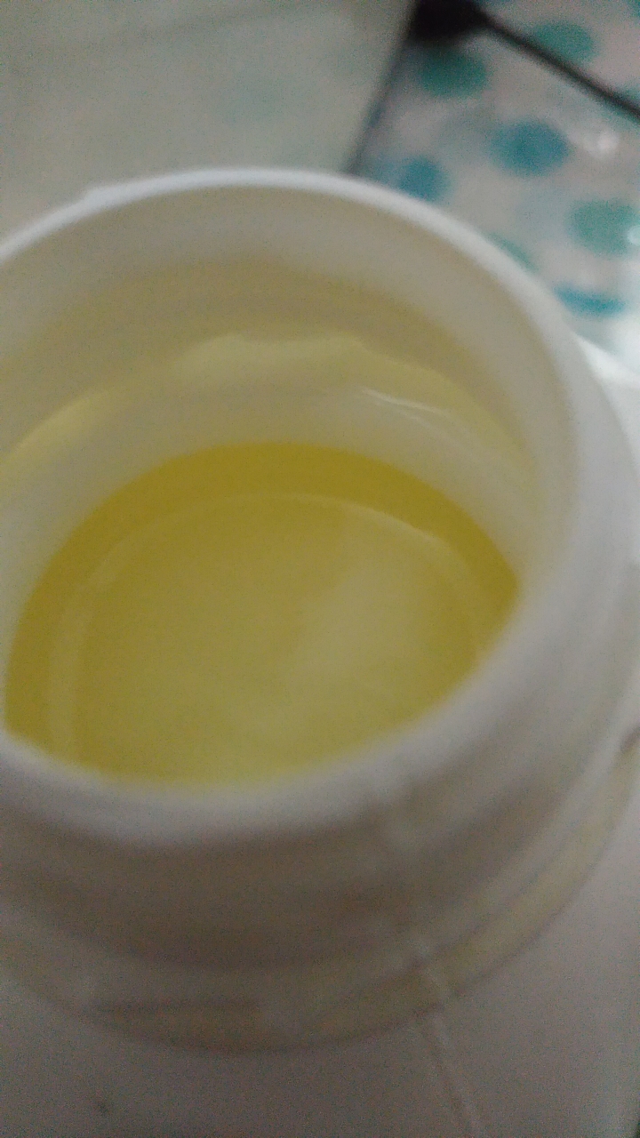 請問林鳳營這優酪乳是正常嗎？