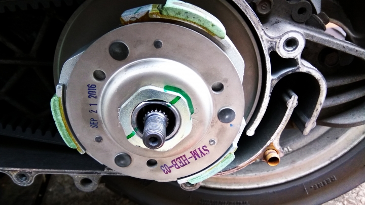 Fighter 150換了原廠離合器總成+碗公，起步抖抖抖！