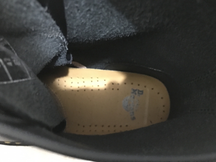 有神人能幫我鑑定馬丁鞋的真假嗎