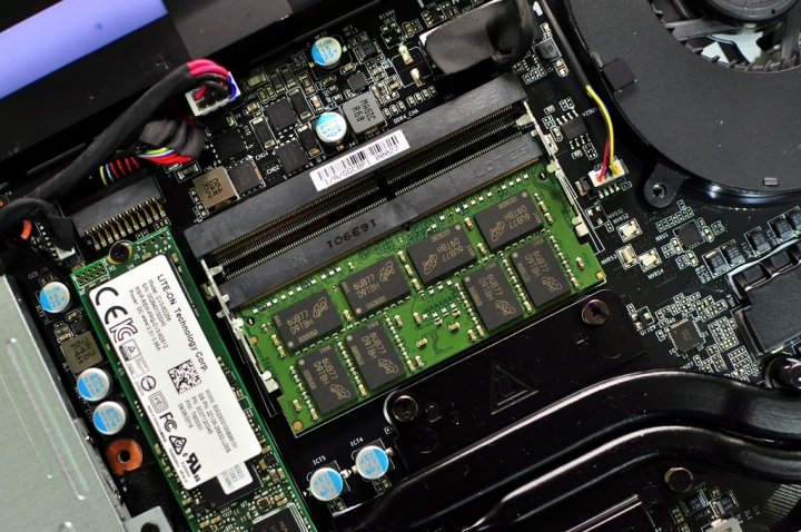 GIGABYTE P55W V7，效能小幅調整，溫度表現更理想