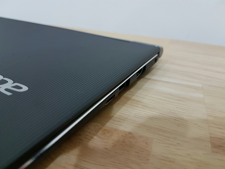 黑色Acer Swift 5比較UX410後開箱分享