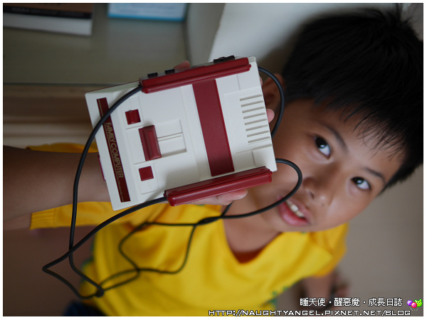 別再扼腕！別再哀嚎！一手掌握的任天堂迷你經典紅白機，台幣1600抱回家！