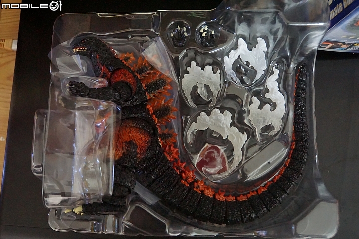 S.H.MonsterArts 高溫紅蓮哥吉拉 開盒