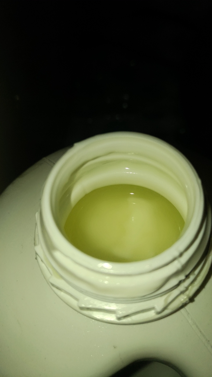 請問林鳳營這優酪乳是正常嗎？