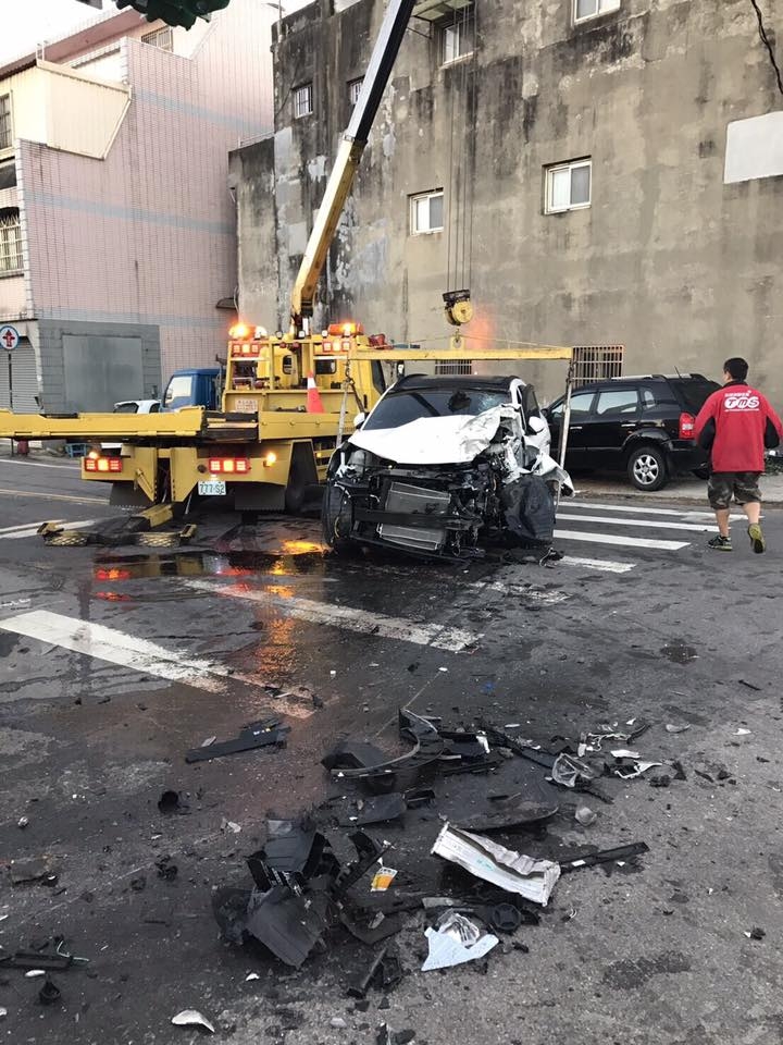 Tucson 時速80公里道路碰撞測試